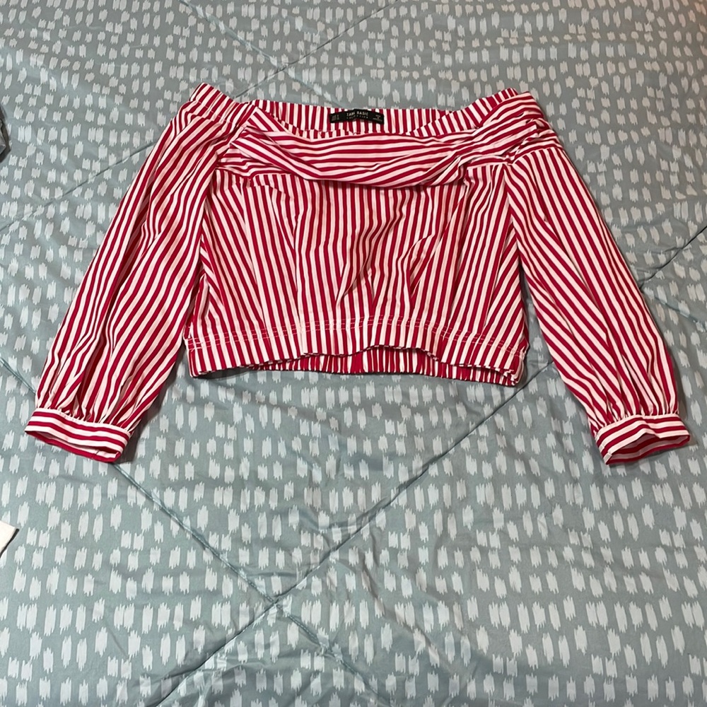 Zara stripped off the shoulder top